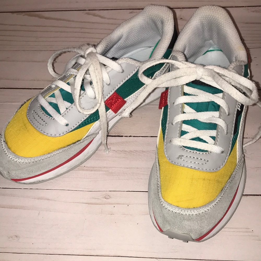 Puma sneakers size 2.5